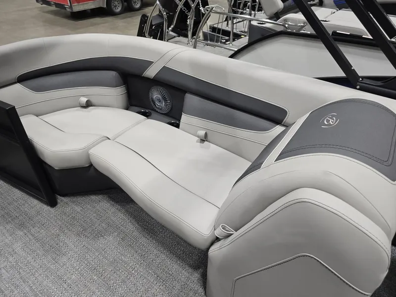 Slide: The Image of Barletta Cabrio C24QC 2025 - 16