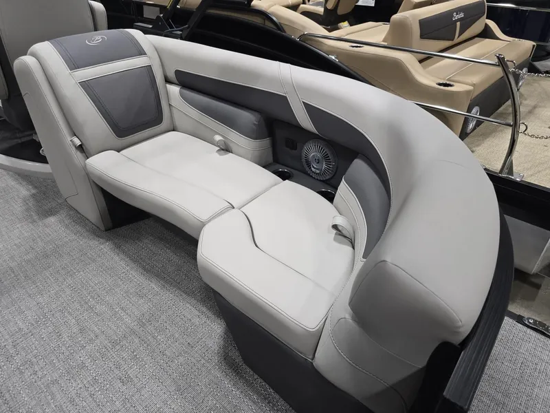 Slide: The Image of Barletta Cabrio C24QC 2025 - 17