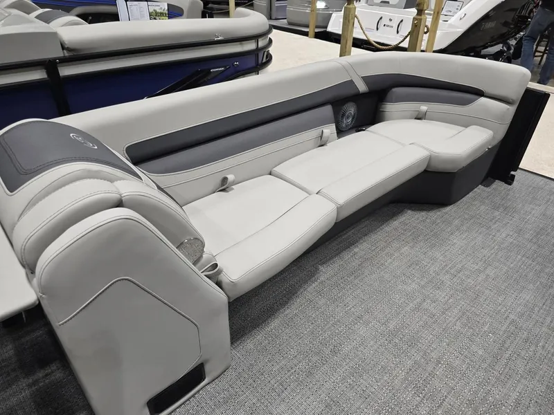 Slide: The Image of Barletta Cabrio C24QC 2025 - 21