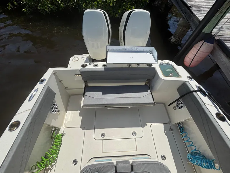 Slide: The Image of Stingray 273 CC 2023 - 19