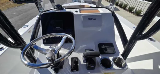Slide: The Image of Sea Pro 202 Center Console 2025 - 11