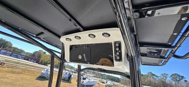 Slide: The Image of Sea Pro 202 Center Console 2025 - 12