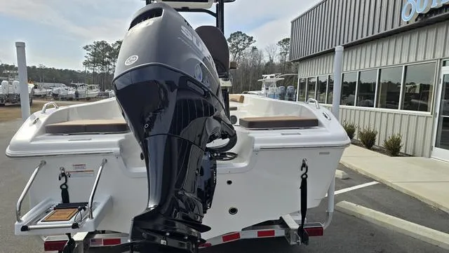 Slide: The Image of Sea Pro 202 Center Console 2025 - 16