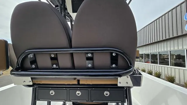 Slide: The Image of Sea Pro 202 Center Console 2025 - 18