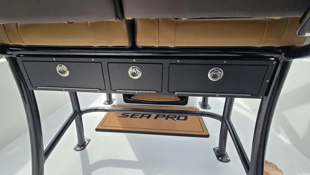 Slide: The Image of Sea Pro 202 Center Console 2025 - 19