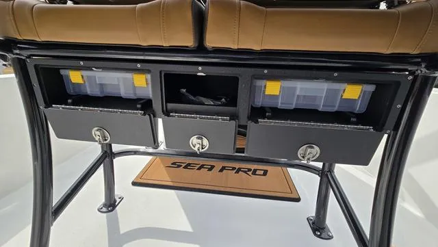 Slide: The Image of Sea Pro 202 Center Console 2025 - 20
