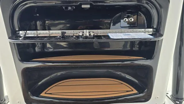 Slide: The Image of Sea Pro 202 Center Console 2025 - 27