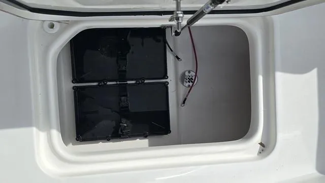 Slide: The Image of Sea Pro 202 Center Console 2025 - 32