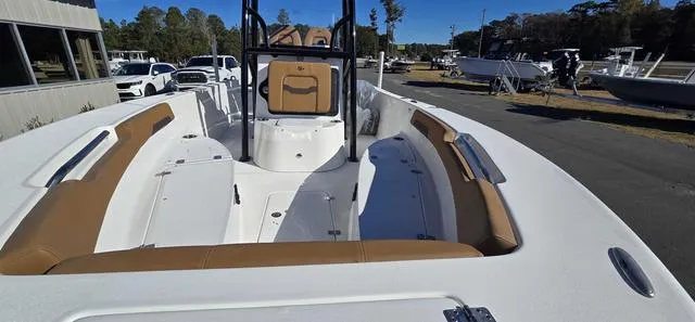 Slide: The Image of Sea Pro 202 Center Console 2025 - 42