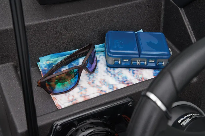 Slide: The Image of Tracker Targa V-18 WT 2025 - 29