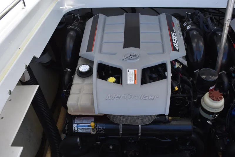 Slide: The Image of 2008 Formula 353 FASTech engine, MerCruiser 496 MAG, inboard motor view. - 44