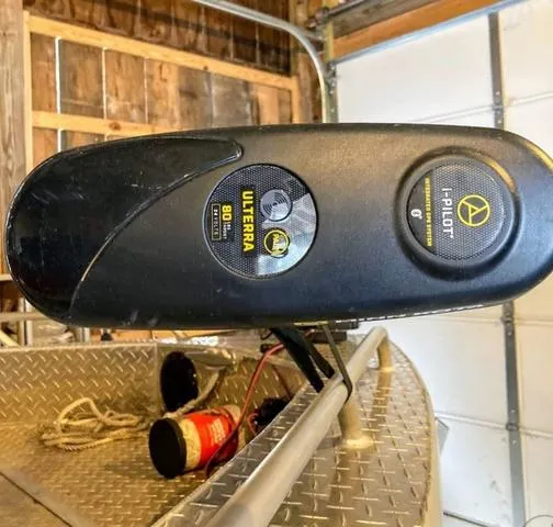 Slide: The Image of 2019 Thunder Jet 185 Explorer with Ulterra i-Pilot motor in a garage setting. - 7