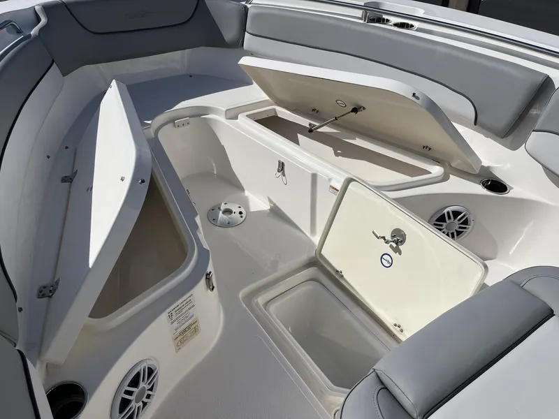 Slide: The Image of NauticStar 2602 Legacy 2023 - 18