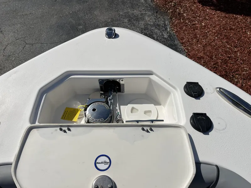 Slide: The Image of NauticStar 2602 Legacy 2023 - 19