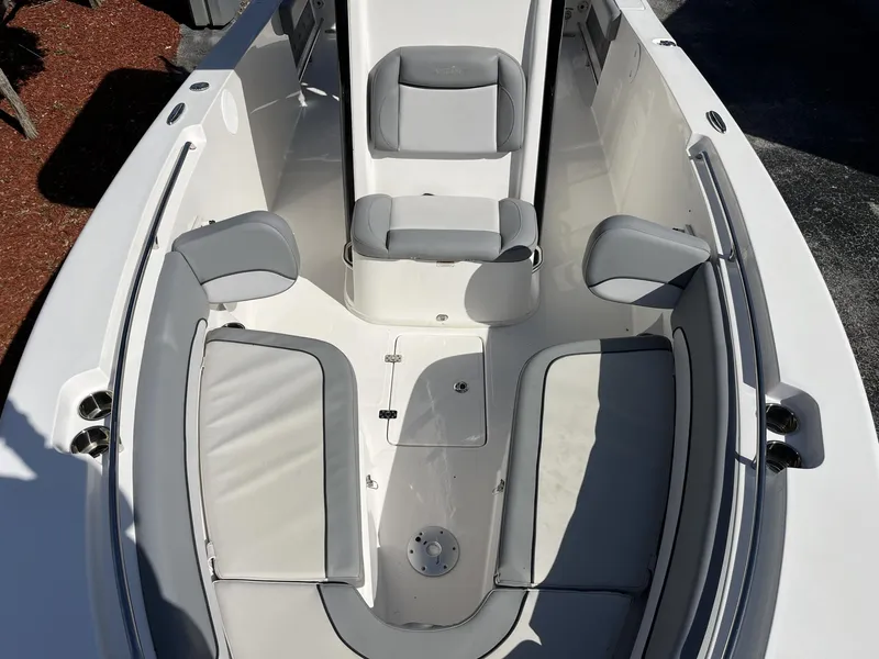 Slide: The Image of NauticStar 2602 Legacy 2023 - 21