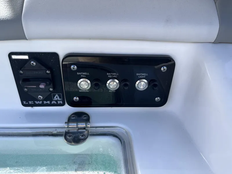 Slide: The Image of NauticStar 2602 Legacy 2023 - 31