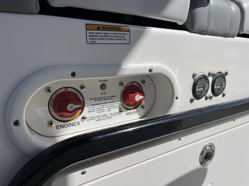 Slide: The Image of NauticStar 2602 Legacy 2023 - 35