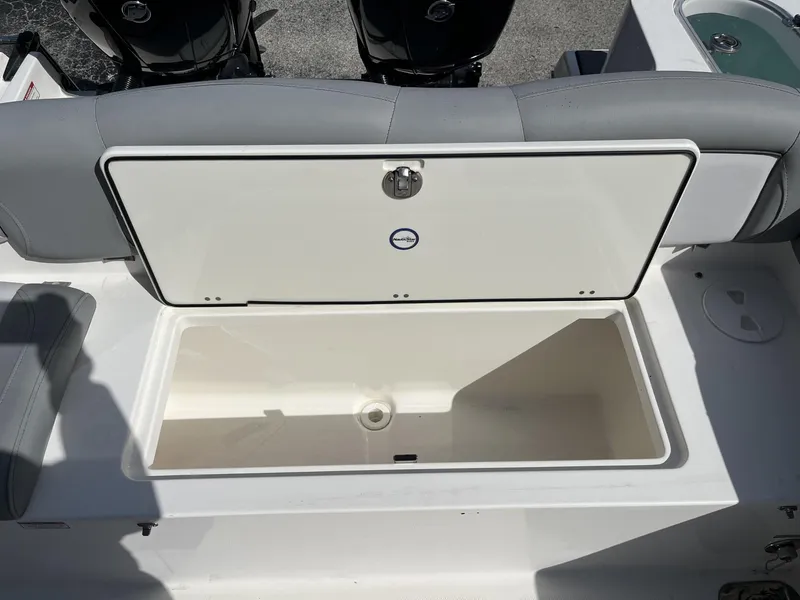 Slide: The Image of NauticStar 2602 Legacy 2023 - 36