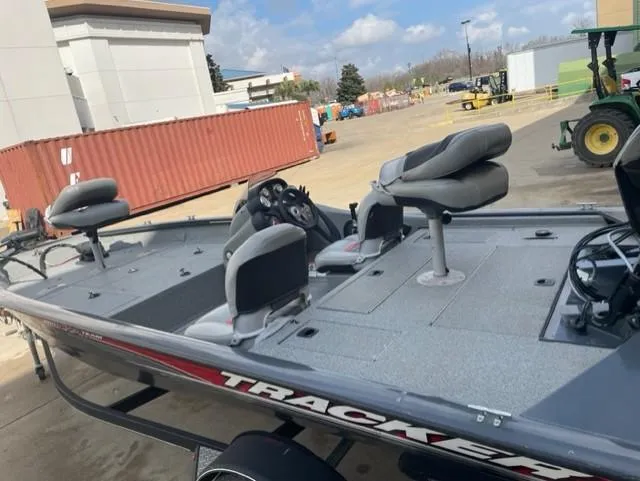 Slide: The Image of Tracker PRO175TF 2017 - 4