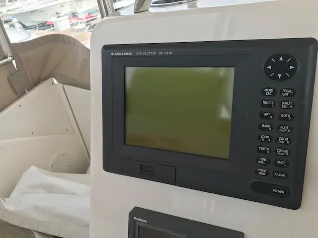 Slide: The Image of Silverton 392 Motor Yacht 2000 - 5