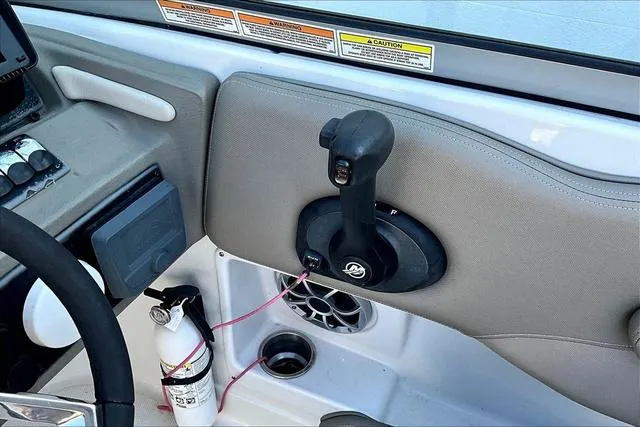 Slide: The Image of Crownline Boats E215 XS 2023 - 13