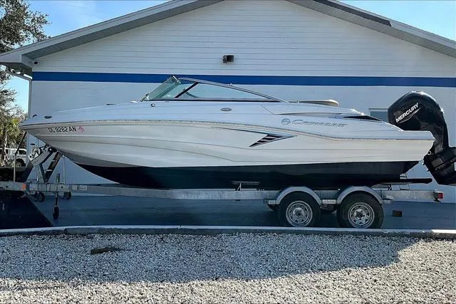 Slide: The Image of Crownline Boats E215 XS 2023 - 4