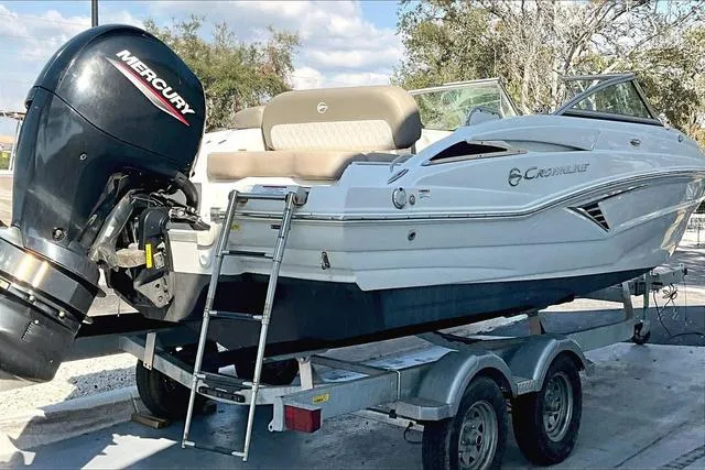 Slide: The Image of Crownline Boats E215 XS 2023 - 7