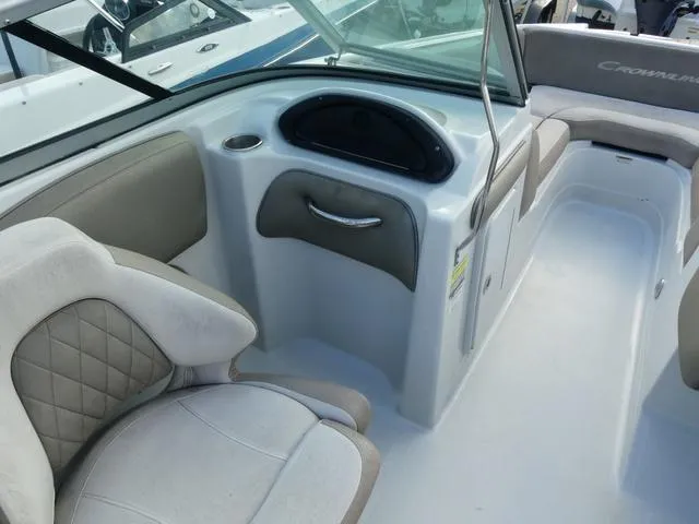 Slide: The Image of Crownline Boats E215 XS 2023 - 10