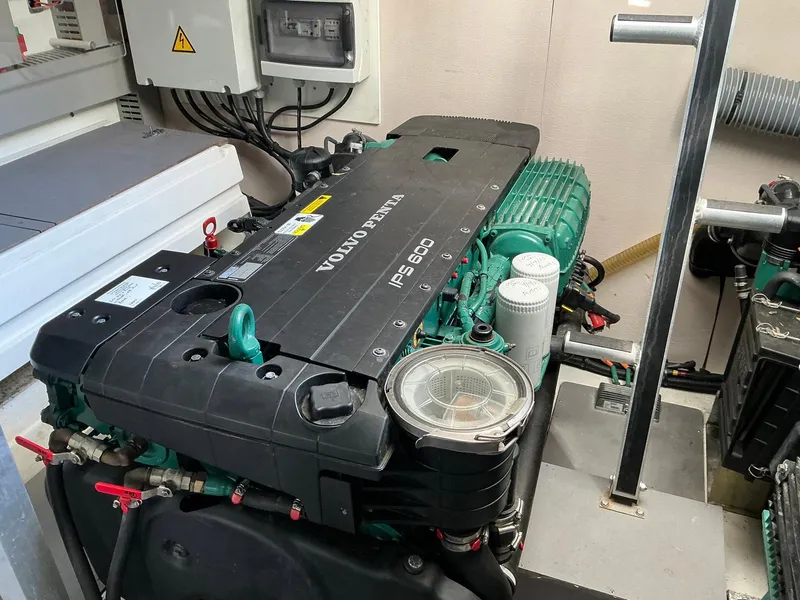 Slide: The Image of Volvo Penta IPS 500 engine in a 2015 Prestige 500 yacht. - 19