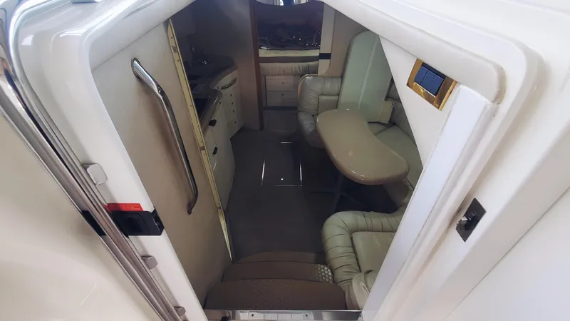 Slide: The Image of Sea Ray 370 Express Cruiser 1997 - 13