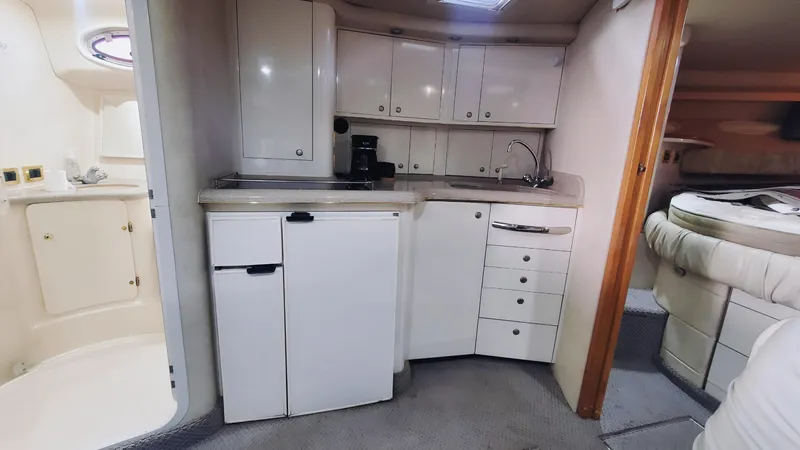 Slide: The Image of Sea Ray 370 Express Cruiser 1997 - 17