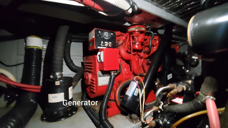 Slide: The Image of Sea Ray 370 Express Cruiser 1997 - 23