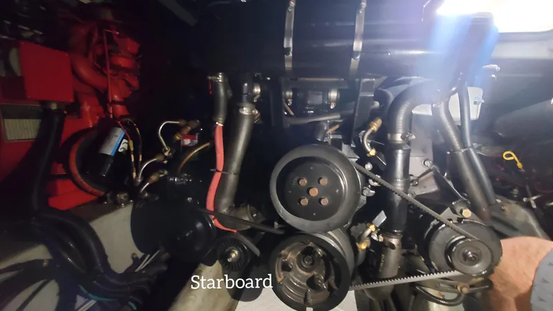 Slide: The Image of Sea Ray 370 Express Cruiser 1997 - 24