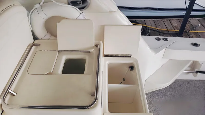 Slide: The Image of Sea Ray 370 Express Cruiser 1997 - 9