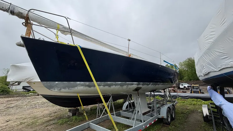 Slide: The Image of 2000 J Boats J/105 sailboat on trailer, ready for transport. - 28