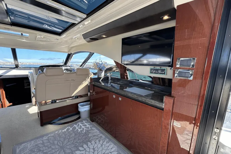 Slide: The Image of Sea Ray 510 Sundancer 2015 - 22