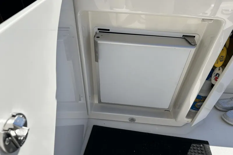 Slide: The Image of Sea Ray 510 Sundancer 2015 - 45