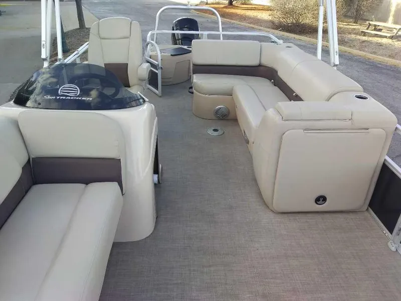 Slide: The Image of Sun Tracker FISHIN' BARGE 20 2019 - 5