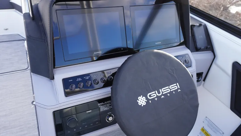 Slide: The Image of Cobalt R4 Surf 2025 - 11