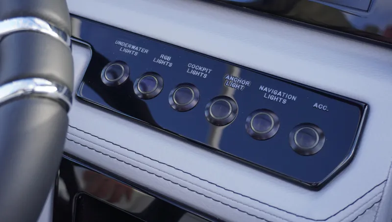 Slide: The Image of Cobalt R4 Surf 2025 - 14