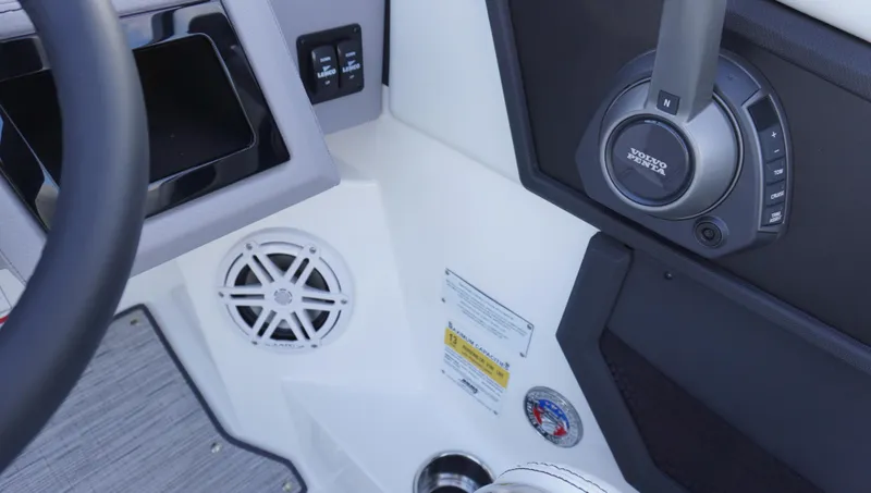 Slide: The Image of Cobalt R4 Surf 2025 - 15