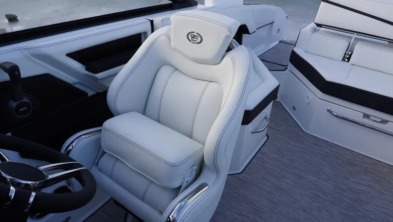 Slide: The Image of Cobalt R4 Surf 2025 - 18