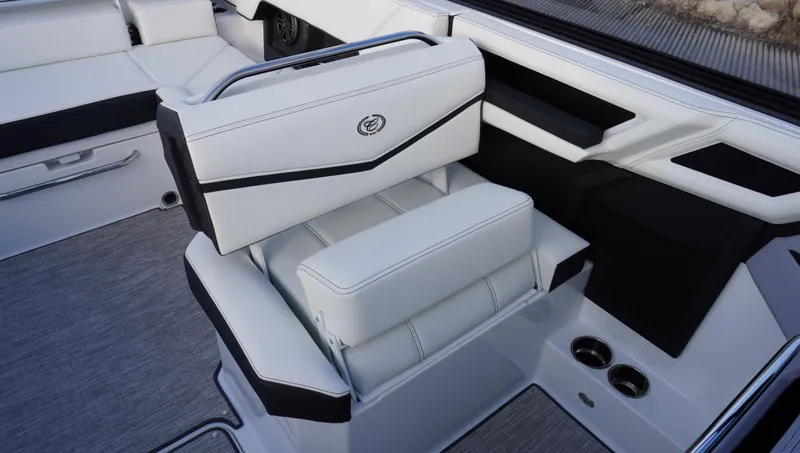 Slide: The Image of Cobalt R4 Surf 2025 - 19