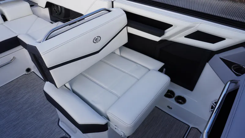 Slide: The Image of Cobalt R4 Surf 2025 - 20