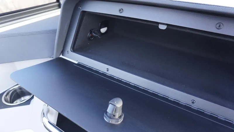 Slide: The Image of Cobalt R4 Surf 2025 - 23