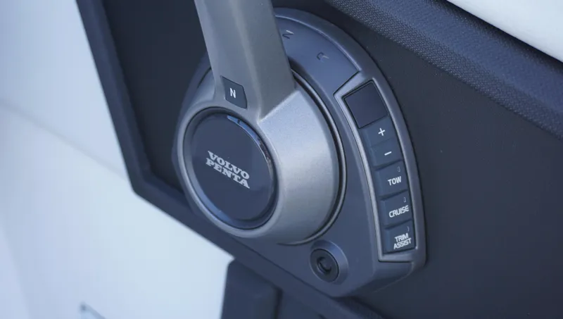 Slide: The Image of Cobalt R4 Surf 2025 - 33