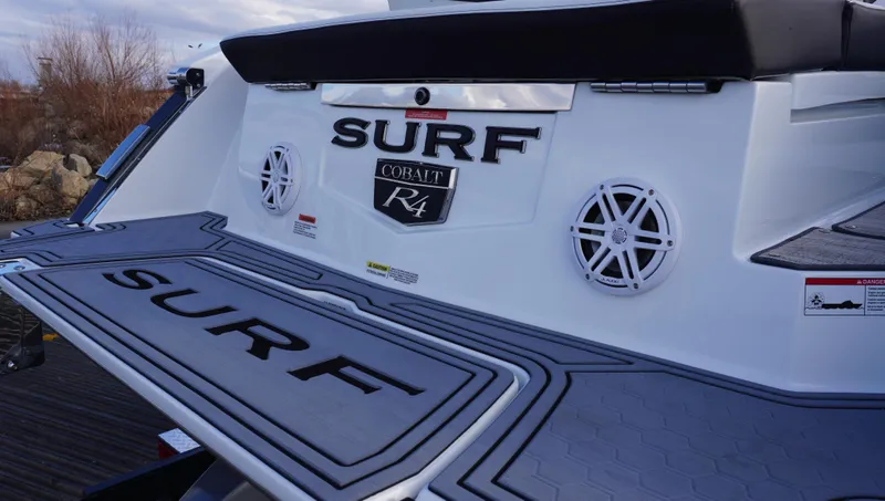 Slide: The Image of Cobalt R4 Surf 2025 - 7