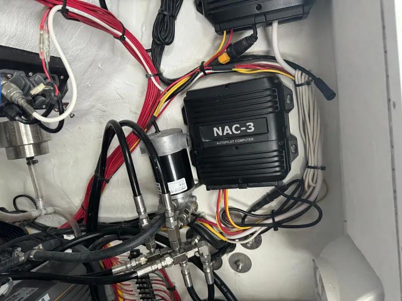 Slide: The Image of 2023 Front Runner 36 Center Console wiring with NAC-3 autopilot controller. - 28