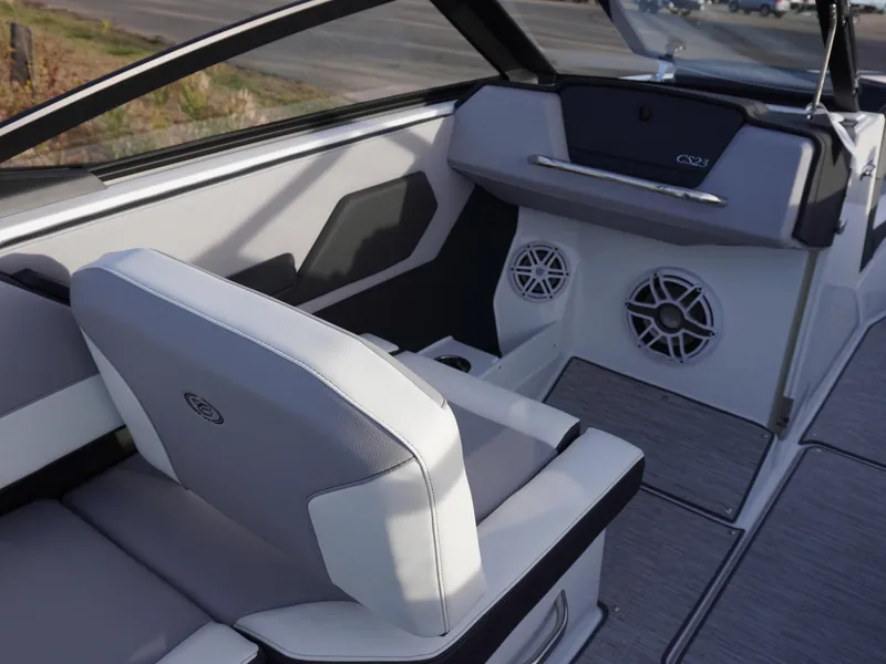 Slide: The Image of Cobalt CS23 Surf 2025 - 13