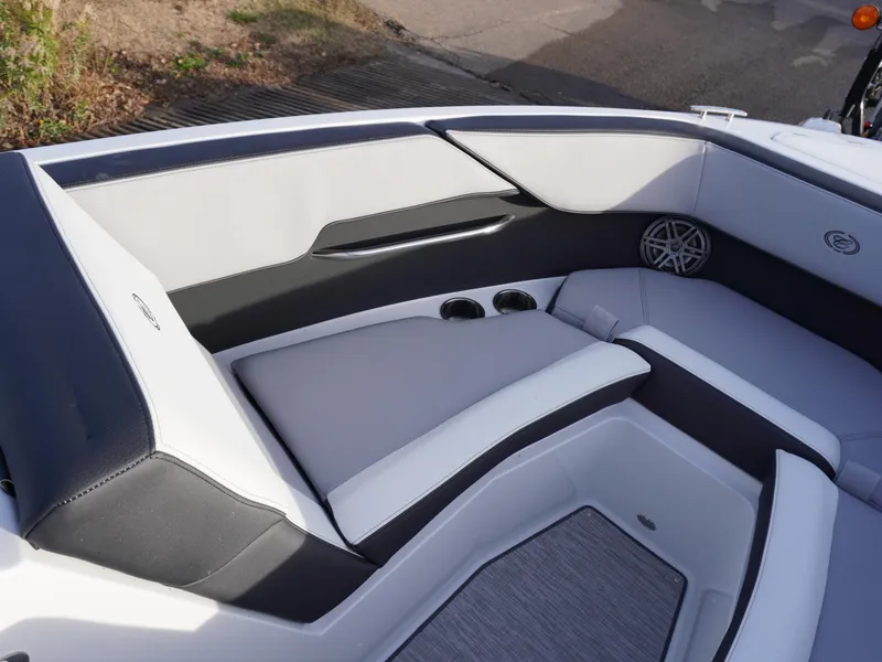 Slide: The Image of Cobalt CS23 Surf 2025 - 22